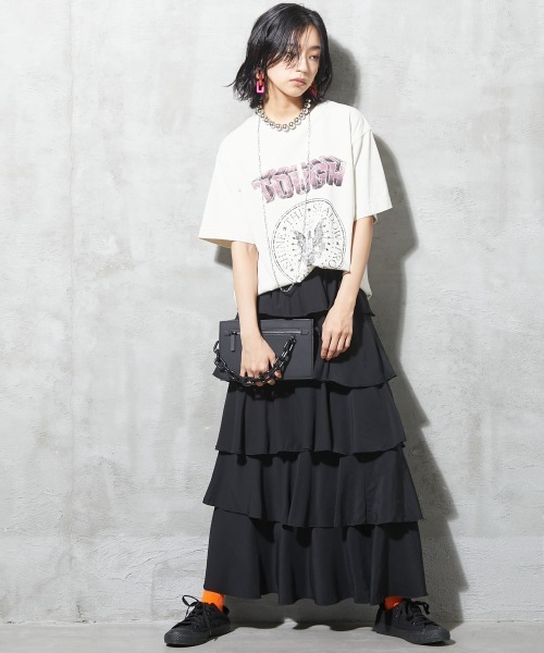GEVS.（ジェイヴィス）の「＜大きいサイズ＞ ヴィンテージ風グラフィックプリントTシャツ GEVS.（Tシャツ/カットソー・レディース・アイボリー/チャコール・L/LL/3L/4L/5L）」の7枚目の写真