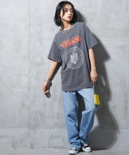 GEVS.（ジェイヴィス）の「＜大きいサイズ＞ ヴィンテージ風グラフィックプリントTシャツ GEVS.（Tシャツ/カットソー・レディース・アイボリー/チャコール・L/LL/3L/4L/5L）」の11枚目の写真