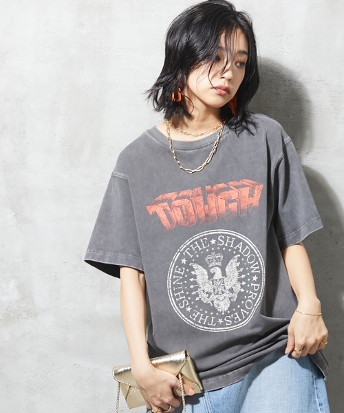 GEVS.（ジェイヴィス）の「＜大きいサイズ＞ ヴィンテージ風グラフィックプリントTシャツ GEVS.（Tシャツ/カットソー・レディース・アイボリー/チャコール・L/LL/3L/4L/5L）」の17枚目の写真
