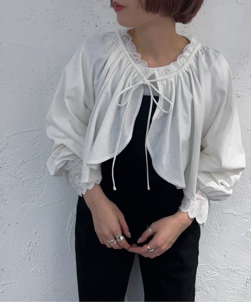apres jour mignon(アプレジュールミニョン)の「レースボレロ【ZOZOTOWN限定アイテム】(シャツ/ブラウス・レディース・アイボリー/オフホワイト/ブラック・X-LARGE/フリー)」の6枚目の写真
