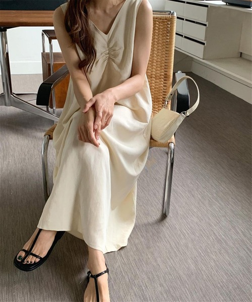 MAISON DE THERESE（メゾン ド テレーズ）の「Vネックノースリーブロングワンピース（ワンピース・レディース・サックスブルー/ベージュ・M）」の18枚目の写真