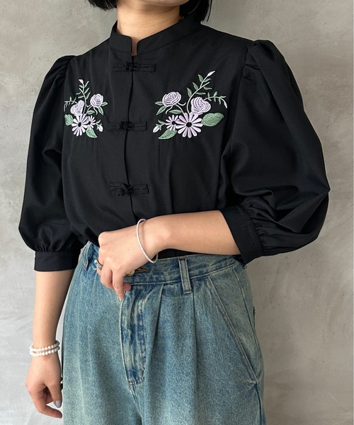kutir（クティール）の「【新色ブラック系その他】刺繍チャイナブラウス（シャツ/ブラウス・レディース・ブラック/サックスブルー/オフホワイト/ブラック系その他・FREE）」の3枚目の写真