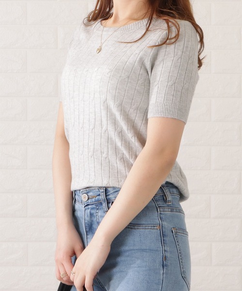 Lace Ladies(レースレディース)の「ケーブル柄半袖ニットプルオーバー(シャツ/ブラウス・レディース・ベージュ/ブルー/ホワイト/ブラック/グレー・FREE)」の11枚目の写真