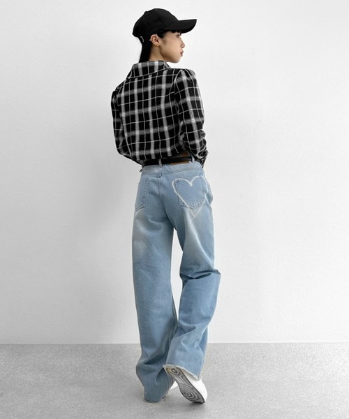 LVEU.(ラブユ.)の「【LVEU.】ハートペイントデニム / パンツ デニム レギュラー ワイド ルーズ インディゴ 色落ち ハート ペイント ハイウエスト 美脚 水色 ブルー ZOZOTOWN限定(デニムパンツ・レディース・ブルー・FREE)」の11枚目の写真