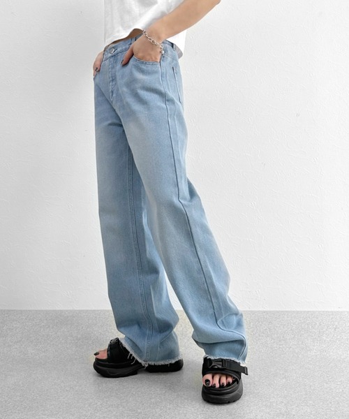 LVEU.(ラブユ.)の「【LVEU.】ハートペイントデニム / パンツ デニム レギュラー ワイド ルーズ インディゴ 色落ち ハート ペイント ハイウエスト 美脚 水色 ブルー ZOZOTOWN限定(デニムパンツ・レディース・ブルー・FREE)」の15枚目の写真