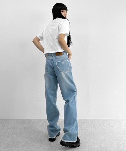 LVEU.(ラブユ.)の「【LVEU.】ハートペイントデニム / パンツ デニム レギュラー ワイド ルーズ インディゴ 色落ち ハート ペイント ハイウエスト 美脚 水色 ブルー ZOZOTOWN限定(デニムパンツ・レディース・ブルー・FREE)」の7枚目の写真