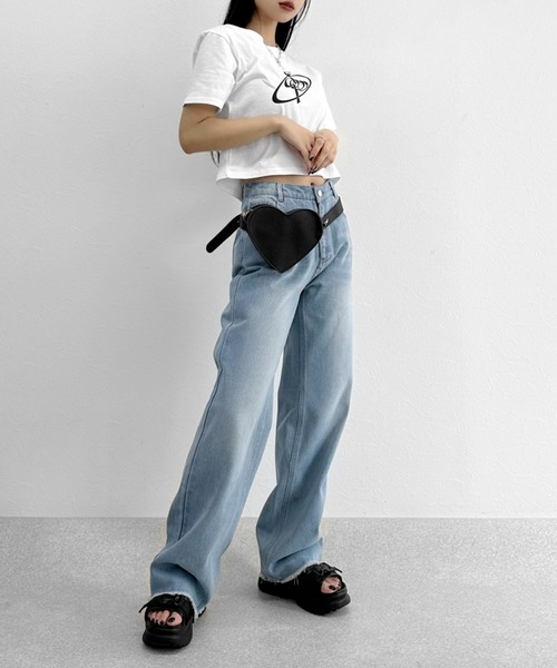 LVEU.(ラブユ.)の「【LVEU.】ハートペイントデニム / パンツ デニム レギュラー ワイド ルーズ インディゴ 色落ち ハート ペイント ハイウエスト 美脚 水色 ブルー ZOZOTOWN限定(デニムパンツ・レディース・ブルー・FREE)」の17枚目の写真