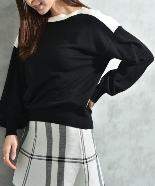 INTERPLANET（インタープラネット）の「ボートネック配色袖ボリュームニット（ニット/セーター・レディース・ブラック/グレー/ブルー/ベージュ/イエロー・FREE）」の2枚目の写真