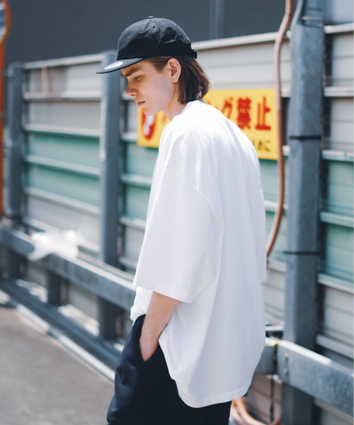 SHAKA WeAR（シャカウェア）の「【SHAKA WEAR/シャカウェア】GARMENT DYE DROP SHOULDER S/S G-DYE_DROP　ヘビーウェイト ビッグシルエット　Tシャツ（Tシャツ/カットソー・メンズ・ブラック系その他2/ブラック/クリーム/ホワイト/ナチュラル/モカ・MEDIUM/SMALL/X-LARGE/LARGE/XX-LARGE）」の10枚目の写真