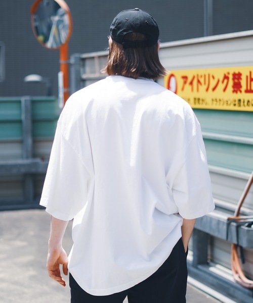 SHAKA WeAR（シャカウェア）の「【SHAKA WEAR/シャカウェア】GARMENT DYE DROP SHOULDER S/S G-DYE_DROP　ヘビーウェイト ビッグシルエット　Tシャツ（Tシャツ/カットソー・メンズ・ブラック系その他2/ブラック/クリーム/ホワイト/ナチュラル/モカ・MEDIUM/SMALL/X-LARGE/LARGE/XX-LARGE）」の11枚目の写真