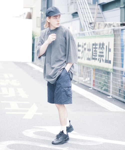 SHAKA WeAR（シャカウェア）の「【SHAKA WEAR/シャカウェア】GARMENT DYE DROP SHOULDER S/S G-DYE_DROP　ヘビーウェイト ビッグシルエット　Tシャツ（Tシャツ/カットソー・メンズ・ブラック系その他2/ブラック/クリーム/ホワイト/ナチュラル/モカ・MEDIUM/SMALL/X-LARGE/LARGE/XX-LARGE）」の19枚目の写真
