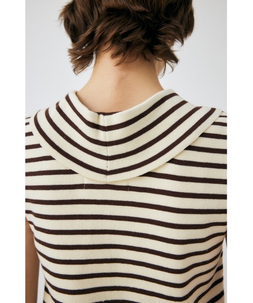 MOUSSY（マウジー）の「BIG COLLAR SLEEVELESS ニット（タンクトップ・レディース・ブルー系その他3/ベージュ系その他/ライトイエロー/ブラック・FREE）」の6枚目の写真