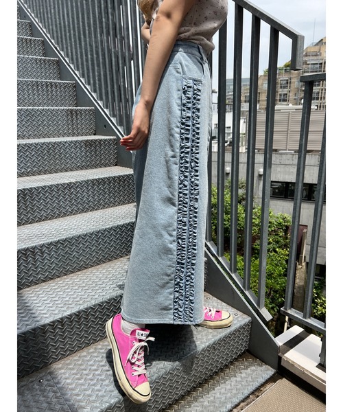 WC（ダブル シー）の「フリルラインデニムスカート（スカート・レディース・ブルー・FREE）」の3枚目の写真