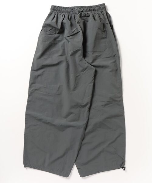 Chikashitsu +(チカシツプラス)の「ストリートファッション Chikashitsu + チカシツプラス oversized d-ring pintuck wide cargo pants オーバーサイズ カーゴパンツ ジョガーパンツ ワイドパンツ 韓国 ストリート 韓国ファッション(カーゴパンツ・メンズ・ブラック/グレー・ONE SIZE)」の3枚目の写真