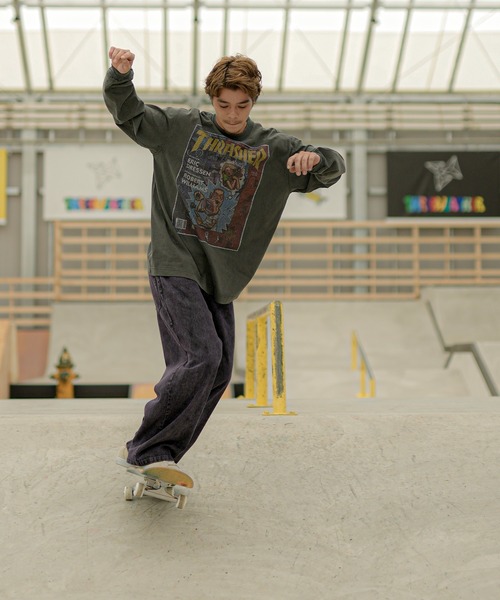 THRASHER（スラッシャー）の「【ムラサキスポーツ別注】THRASHER/スラッシャー ロンT/長袖 フロントカスレプリント ビックシルエット ヴィンテージライク ピグメント染LSTシャツ 23MS-PLS2（Tシャツ/カットソー・メンズ・ブラック×ブルー/ブラック×パープル/ブラック×レッド/ブラック×イエロー・XL/M/L）」の13枚目の写真