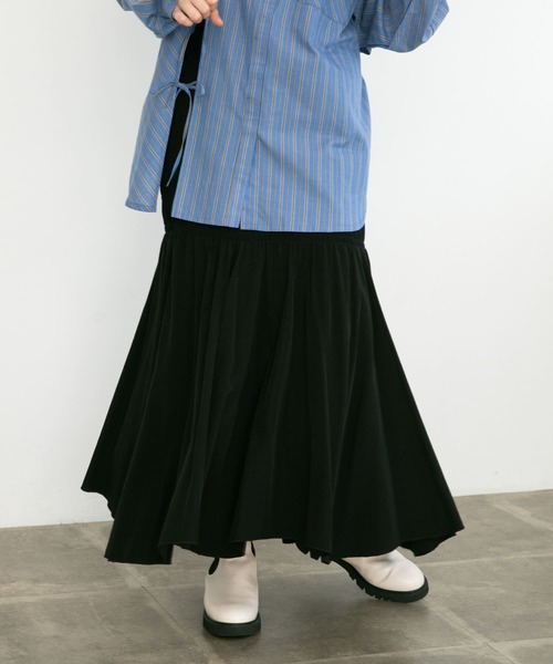 KBF(ケイビーエフ)の「ランダムシャーリングスカート(スカート・レディース・ブラック/オフホワイト・ONE)」の3枚目の写真