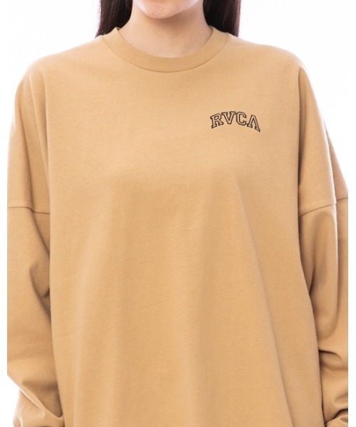 RVCA(ルーカ)の「RVCA レディース ARCHED FAKE RVCA LS ロンT【2023年秋冬モデル】/ルーカ長袖バックプリントロゴロンT(Tシャツ/カットソー・レディース・ベージュ/ブラック/ホワイト×ネイビー・SMALL/LARGE/MEDIUM)」の19枚目の写真