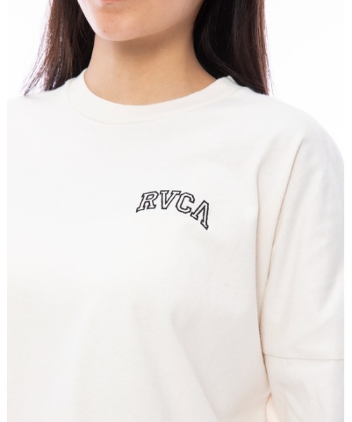 RVCA(ルーカ)の「RVCA レディース ARCHED FAKE RVCA LS ロンT【2023年秋冬モデル】/ルーカ長袖バックプリントロゴロンT(Tシャツ/カットソー・レディース・ベージュ/ブラック/ホワイト×ネイビー・SMALL/LARGE/MEDIUM)」の7枚目の写真