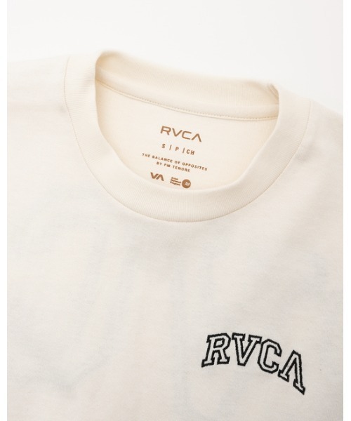 RVCA(ルーカ)の「RVCA レディース ARCHED FAKE RVCA LS ロンT【2023年秋冬モデル】/ルーカ長袖バックプリントロゴロンT(Tシャツ/カットソー・レディース・ベージュ/ブラック/ホワイト×ネイビー・SMALL/LARGE/MEDIUM)」の9枚目の写真