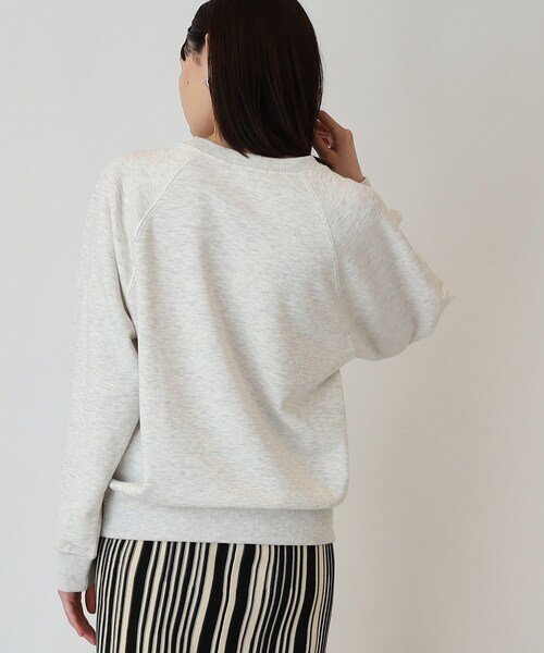 THE SHOP TK （ザ ショップ ティーケー ）の「◆ロゴ裏毛スウェット/ハグするニットシリーズ（スウェット・レディース・グレー/オフホワイト・13/12）」の15枚目の写真