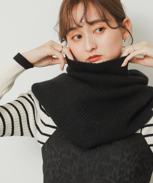 SENSE OF PLACE by URBAN RESEARCH（センスオブプレイスバイアーバンリサーチ）の「サイドスリットネックウォーマー（ネックウォーマー/スヌード・レディース・ブラック/グレー・ONE）」の7枚目の写真