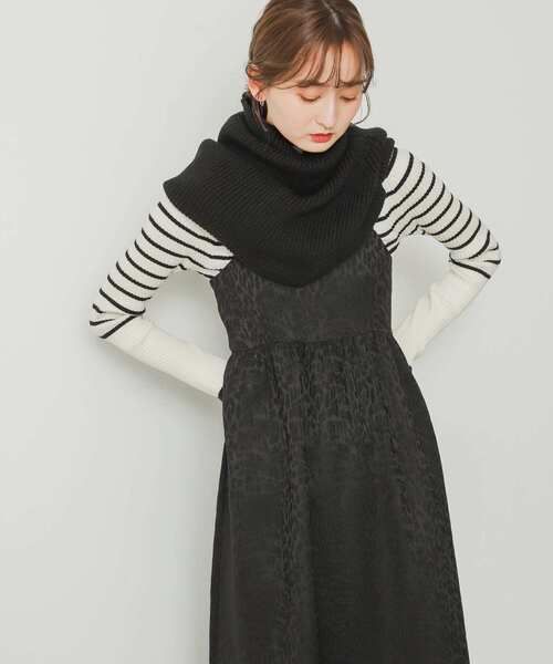 SENSE OF PLACE by URBAN RESEARCH（センスオブプレイスバイアーバンリサーチ）の「サイドスリットネックウォーマー（ネックウォーマー/スヌード・レディース・ブラック/グレー・ONE）」の9枚目の写真