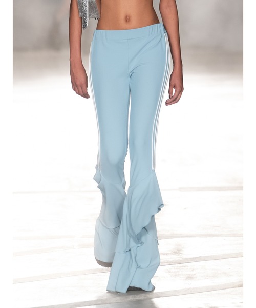 PAMEO POSE（パメオポーズ）の「4 Lines Flare Leggings（その他パンツ・レディース・カーキ/グリーン/ブラック/スカイブルー・SMALL/LONG）」の4枚目の写真