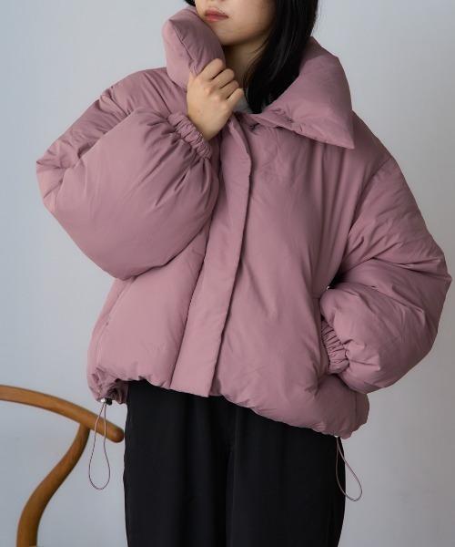 TRIANGLE PALETTE（トライアングルパレット）の「スタンドカラー中綿ブルゾン（ブルゾン・レディース・グレイッシュベージュ/ピンク/ブラック/アイボリー/ブラウン/モカ・FREE）」の6枚目の写真