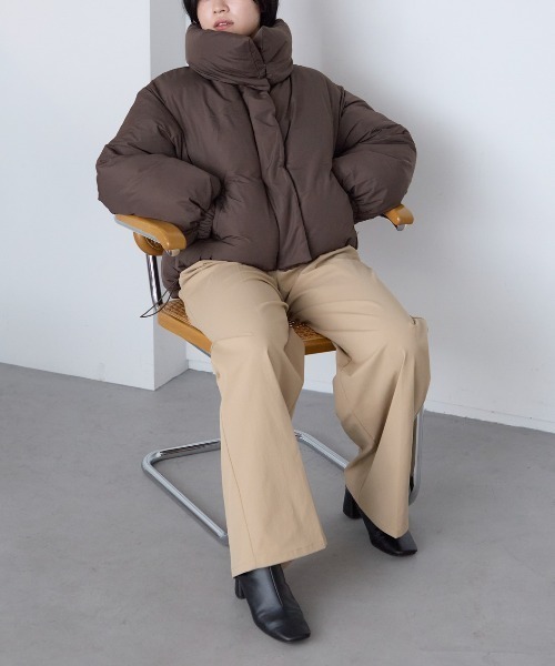 TRIANGLE PALETTE（トライアングルパレット）の「スタンドカラー中綿ブルゾン（ブルゾン・レディース・グレイッシュベージュ/ピンク/ブラック/アイボリー/ブラウン/モカ・FREE）」の15枚目の写真