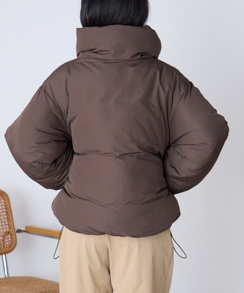 TRIANGLE PALETTE（トライアングルパレット）の「スタンドカラー中綿ブルゾン（ブルゾン・レディース・グレイッシュベージュ/ピンク/ブラック/アイボリー/ブラウン/モカ・FREE）」の12枚目の写真