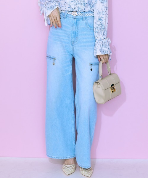 marun（マルン）の「＜大きいサイズ＞ サイドスリットワイドパンツ marun（デニムパンツ・レディース・オフホワイト/ライトブルー・88/98/106/92/122/80/114/96/84）」の2枚目の写真