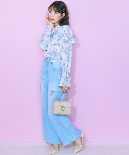 marun（マルン）の「＜大きいサイズ＞ サイドスリットワイドパンツ marun（デニムパンツ・レディース・オフホワイト/ライトブルー・88/98/106/92/122/80/114/96/84）」の9枚目の写真