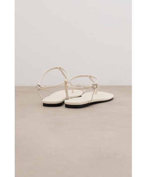 crie conforto（クリーコンフォルト）の「トングストラッピーサンダル（サンダル・レディース・アイボリー/ブラック/レッド・MEDIUM/LL/SMALL/LARGE）」の5枚目の写真