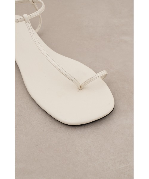 crie conforto（クリーコンフォルト）の「トングストラッピーサンダル（サンダル・レディース・アイボリー/ブラック/レッド・MEDIUM/LL/SMALL/LARGE）」の6枚目の写真