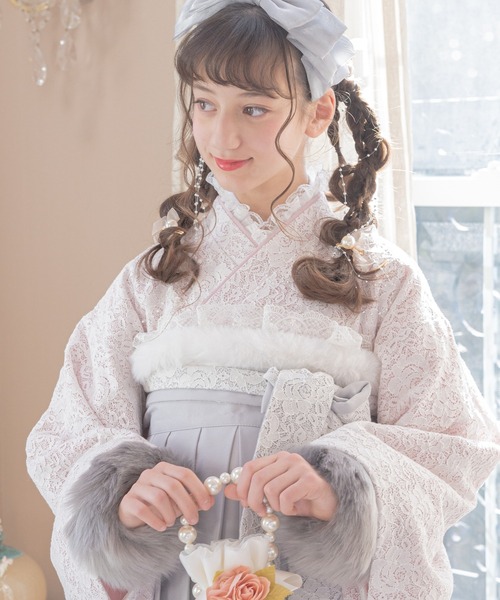 Catherine Cottage(キャサリンコテージ)の「ふわふわファーカフス(和装小物・キッズ・ホワイト/ブラック/ベージュ/オフホワイト/サックスブルー/ピンク/グレー系1/グレー系2・FREE)」の5枚目の写真