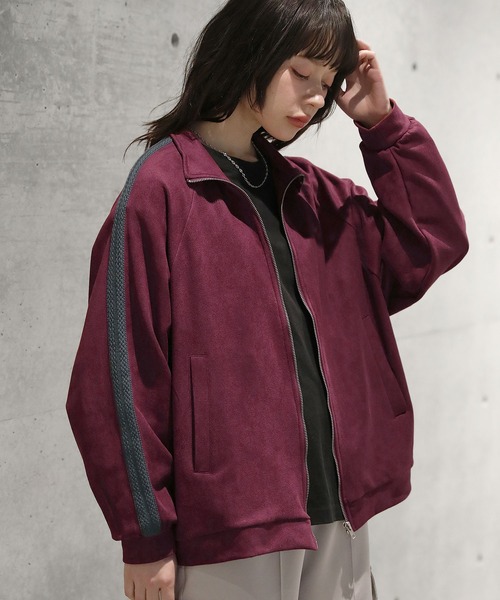 ETELIO(エテリオ)の「フェイクスウェードサイドレースデザイントラックジャケット(ブルゾン・メンズ・ワイン/アイボリー/ブラック/チャコール・L/S/M)」の4枚目の写真