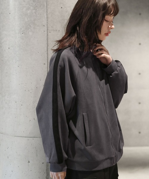 ETELIO(エテリオ)の「フェイクスウェードサイドレースデザイントラックジャケット(ブルゾン・メンズ・ワイン/アイボリー/ブラック/チャコール・L/S/M)」の19枚目の写真