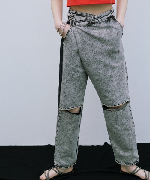mici（ミチ）の「(mici)ラップデニムパンツ（デニムパンツ・レディース・グレー/ブルー・SMALL/MEDIUM）」の2枚目の写真
