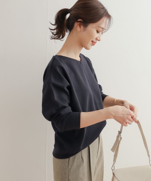 URBAN RESEARCH DOORS（アーバンリサーチドアーズ）の「Vネックドルマンプルオーバー（Tシャツ/カットソー・レディース・ネイビー/ライトカーキ/オフホワイト・MEDIUM）」の3枚目の写真