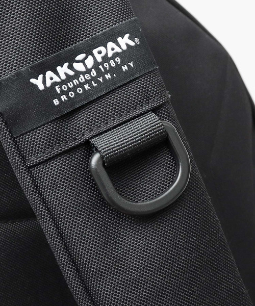 YAKPAK（ヤックパック）の「撥水ポリエステル ワンショルダー ビッグ  スリング ボディバッグ（ボディバッグ/ウエストポーチ・メンズ・ブラック・FREE）」の13枚目の写真