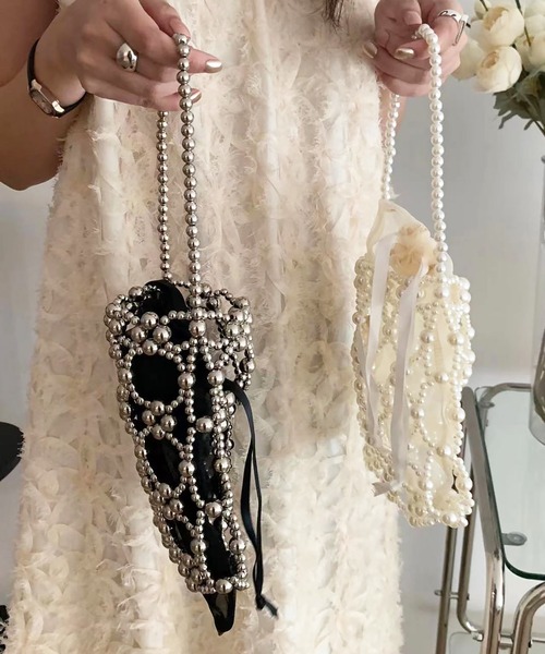 LAFFMO（ラフモ）の「ビーズ編みミニバッグ（ショルダーバッグ・レディース・ホワイト/ベージュ/グレー/ブラック・F）」の10枚目の写真