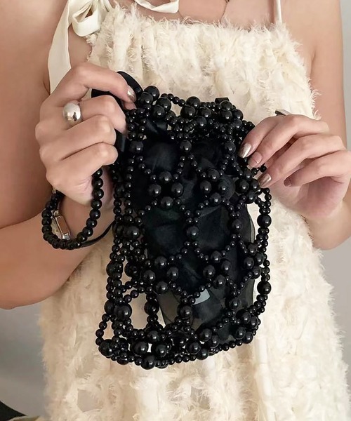 LAFFMO（ラフモ）の「ビーズ編みミニバッグ（ショルダーバッグ・レディース・ホワイト/ベージュ/グレー/ブラック・F）」の6枚目の写真