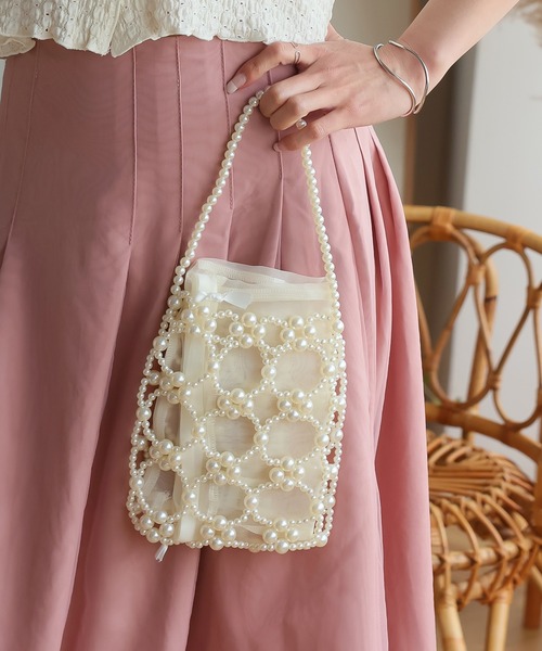 LAFFMO（ラフモ）の「ビーズ編みミニバッグ（ショルダーバッグ・レディース・ホワイト/ベージュ/グレー/ブラック・F）」の21枚目の写真