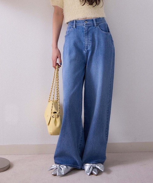 one after another NICE CLAUP(ワンアフターアナザーナイスクラップ)の「ストレッチ/ワイドストレートデニムパンツ(デニムパンツ・レディース・ライトブラック/ブルー/ライトブルー・SMALL/MEDIUM)」の3枚目の写真