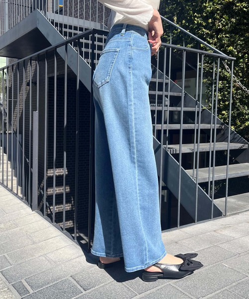 one after another NICE CLAUP(ワンアフターアナザーナイスクラップ)の「ストレッチ/ワイドストレートデニムパンツ(デニムパンツ・レディース・ライトブラック/ブルー/ライトブルー・SMALL/MEDIUM)」の20枚目の写真