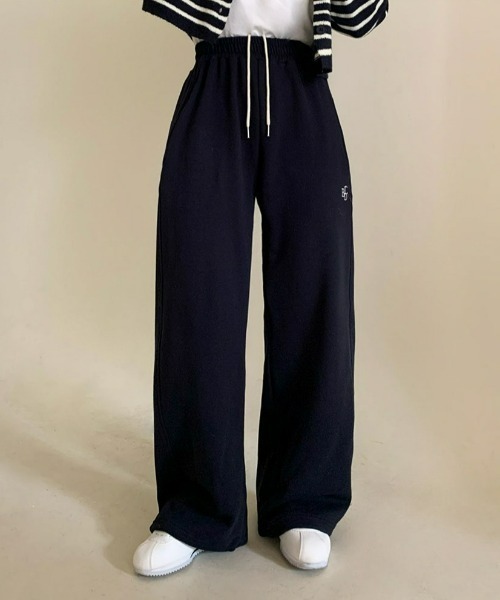 BEIDELLI（ベイデリー）の「[BELLIDE MADE] 刺繍2WAYジョガーパンツ（スウェットパンツ・レディース・ホワイト/モカ/ネイビー/ブラック/スカイブルー/グレー・FREE）」の6枚目の写真