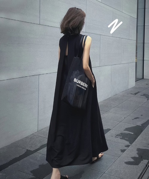 Ritzy（リッツィー）の「バックデザイン Aライン ノースリーブワンピース（ワンピース・レディース・ブラック/アイボリー・M/L）」の4枚目の写真