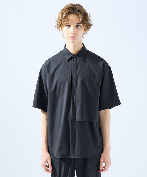 AH ABAHOUSE(エーエイチアバハウス)の「【AH ABAHOUSE / セットアップ対応】撥水 ストレッチ 半袖シャツ(シャツ/ブラウス・メンズ・グレイッシュブルー/チャコールグレー/グレイッシュベージュ/ブラック/カーキ/ライトグレー・46/48)」の8枚目の写真