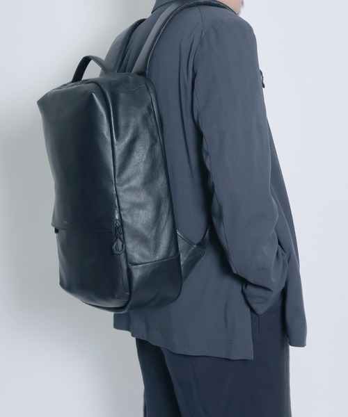 YArKA（ヤーカ）の「【YArKA/ヤーカ】real leather square flap back pack [Alnitak4] / リアルレザー四角フラップバックパック(リュック)（バックパック/リュック・メンズ・ブラック・FREE）」の6枚目の写真