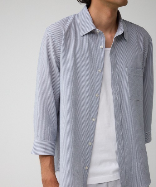 AZUL by moussy(アズールバイマウジー)の「シアサッカー7分袖シャツ(シャツ/ブラウス・メンズ・ブラック系その他/グレー系その他/ホワイト・MEDIUM/LARGE)」の3枚目の写真